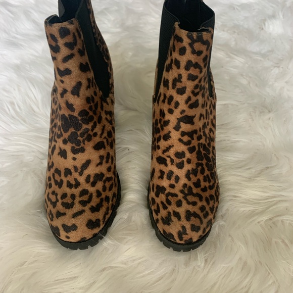 Cheetah print boot - Picture 3 of 4